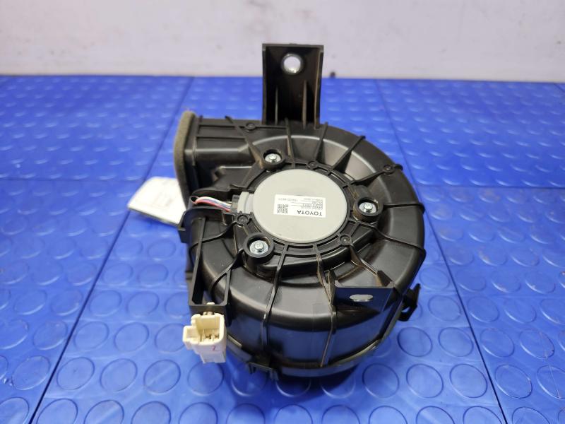 2015 Toyota Prius Blower Motor