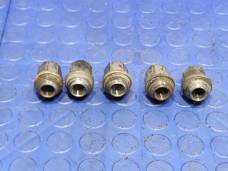 2002 Dodge Ram 1500 Lug Nuts