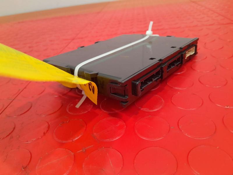 2017-2019 Toyota Highlander Smart Key Control Module Genuine OEM 89990-0E081