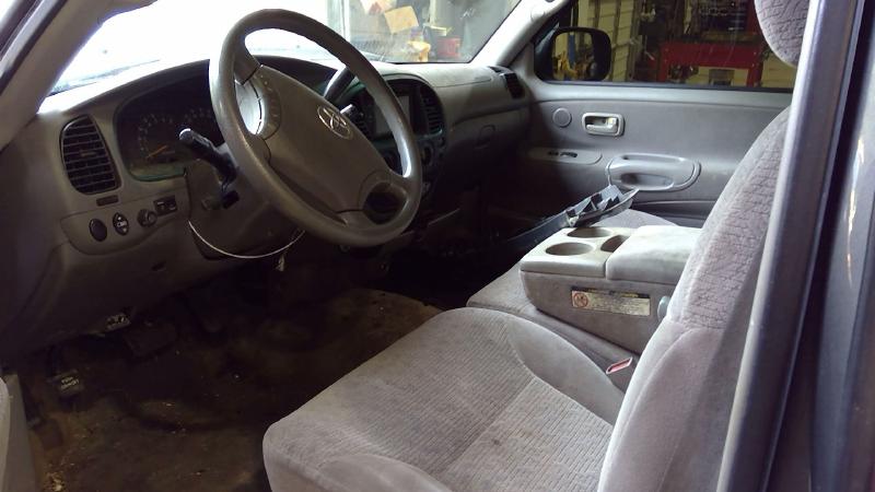 2003 Toyota Tundra Front Door Latch