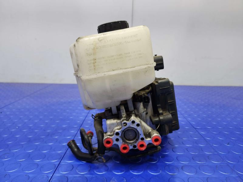 2011 Infiniti QX56 Master Cylinder