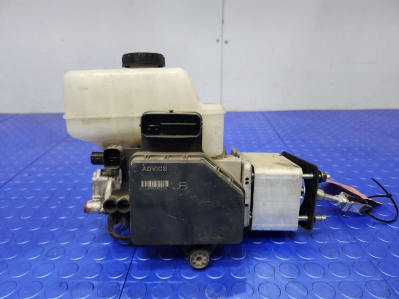 2011 Infiniti QX56 Master Cylinder