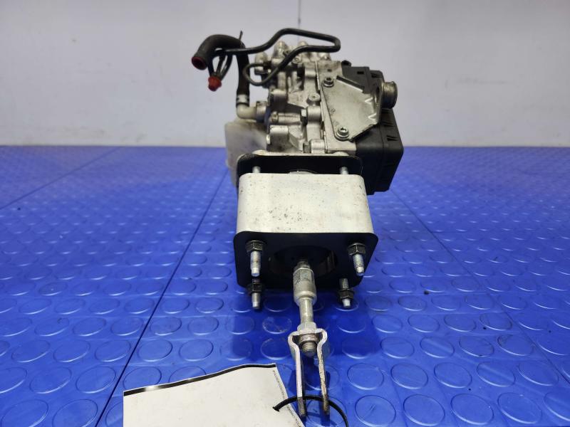 2011 Infiniti QX56 Master Cylinder