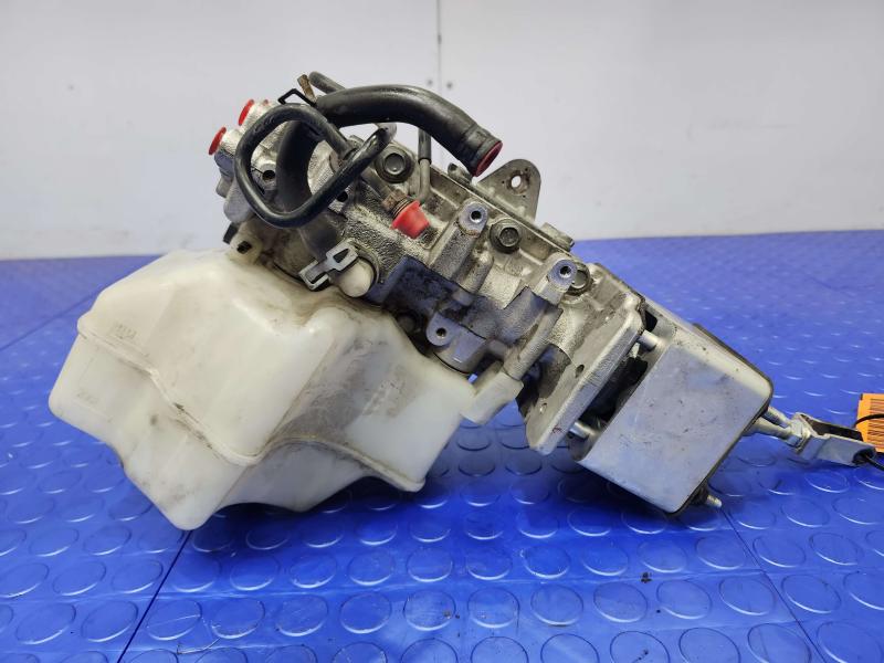 2011 Infiniti QX56 Master Cylinder