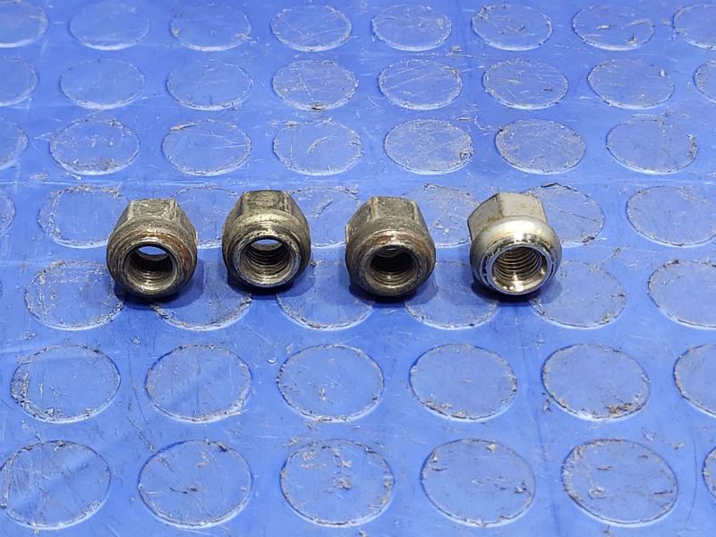 2016 Honda Fit Lug Nuts
