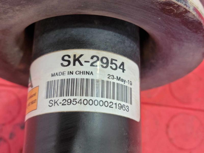 2013 GMC Yukon Strut Assembly