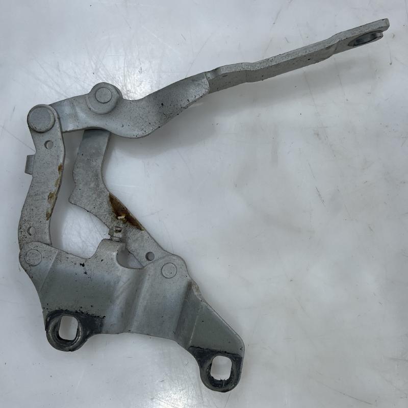 2007 BMW 328i Hood Hinge