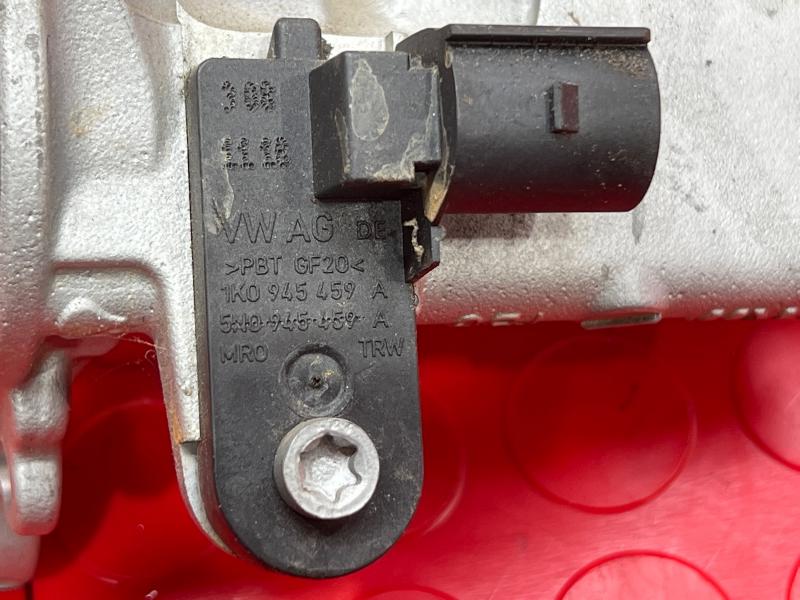 2015-2019 Audi A3 Brake Master Cylinder Assembly Genuine OEM 8V1611021A