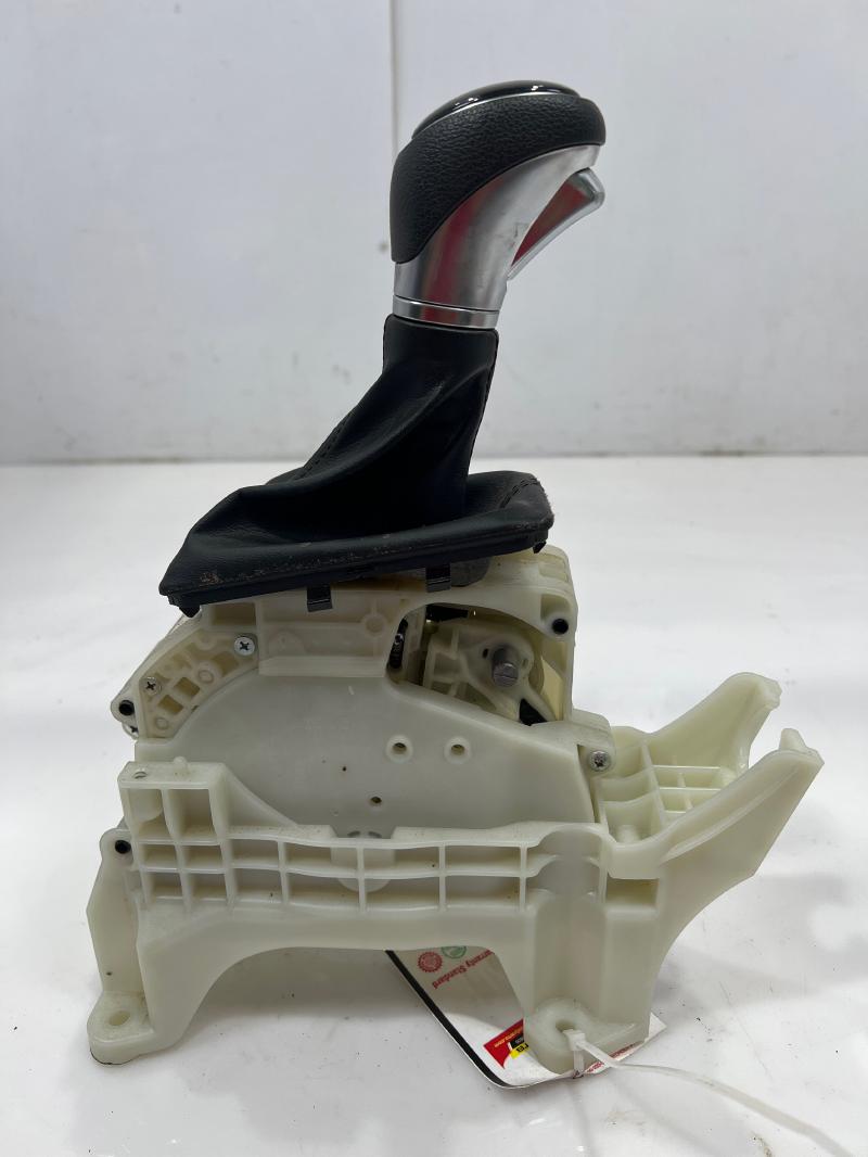 2017 - 2020 Hyundai Elantra 2.0L CVT Automatic Gear Shifter Assembly OEM 46700F2110