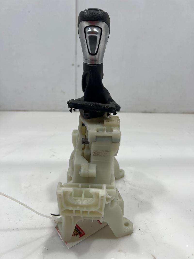 2017 - 2020 Hyundai Elantra 2.0L CVT Automatic Gear Shifter Assembly OEM 46700F2110