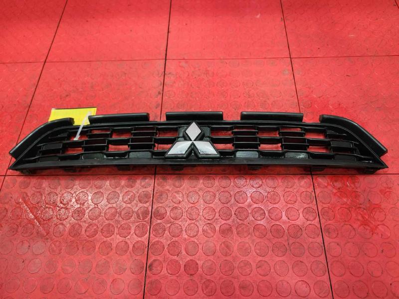 2014 Mitsubishi Outlander Sport Grille
