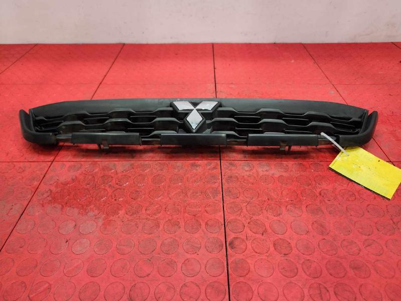 2014 Mitsubishi Outlander Sport Grille