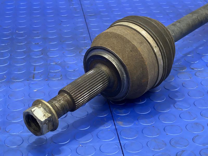 2014 Infiniti QX80 Axle Shaft