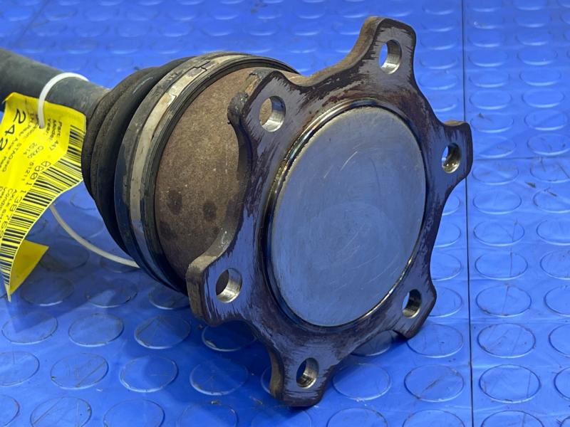 2014 Infiniti QX80 Axle Shaft
