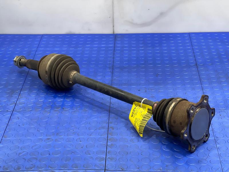 2014 Infiniti QX80 Axle Shaft