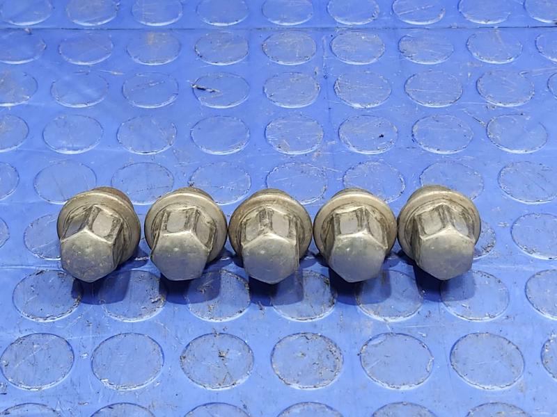 2012 Dodge Grand Caravan Lug Nuts
