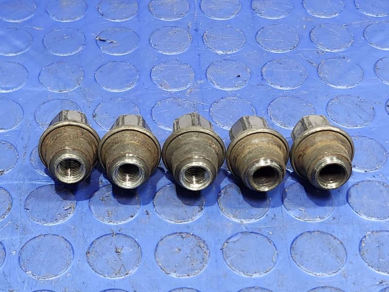 2012 Dodge Grand Caravan Lug Nuts