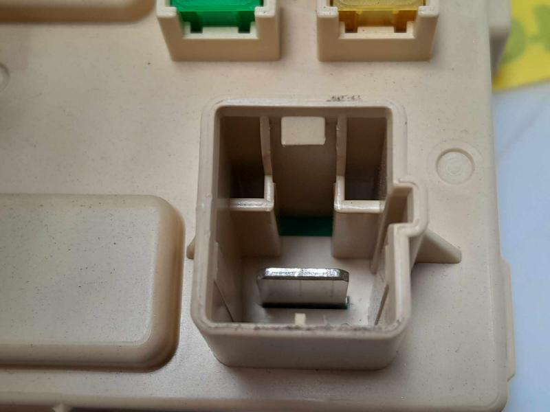 2016 Genesis Genesis Cabin Fuse Box