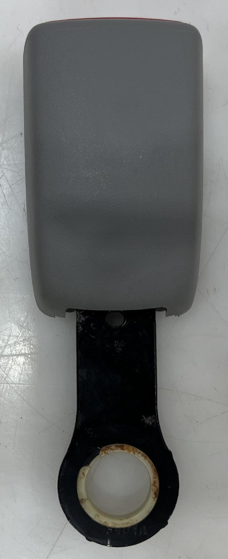 2010 - 2013 Toyota Highlander 3rd Row Rear Seat Belt Buckle Left or Right Side Gray OEM ,RH