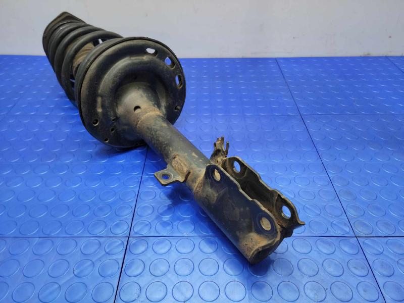 2009 Toyota Camry Strut Assembly