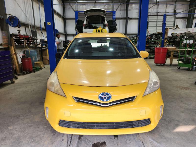 2013 Toyota Prius Lug Nuts