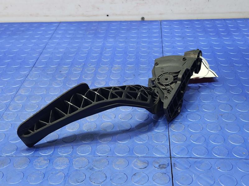 2016 Chevrolet Silverado 1500 Pedal Assembly
