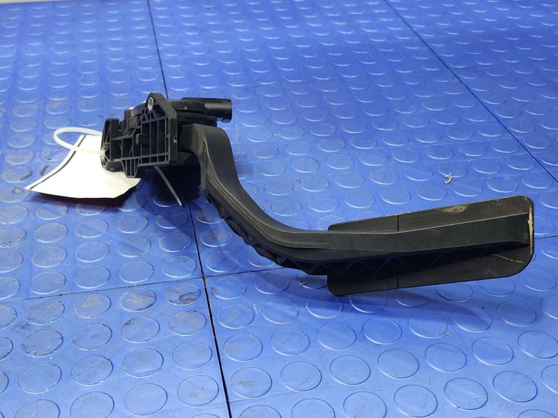 2016 Chevrolet Silverado 1500 Pedal Assembly