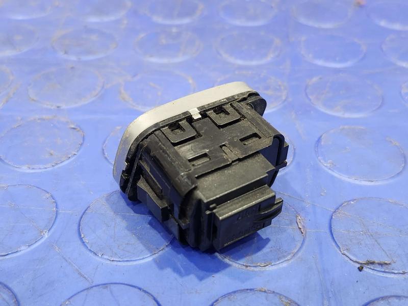2017 Ford Focus Door Switch Front