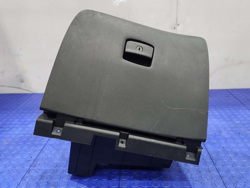 2018 Nissan Maxima Glove Box