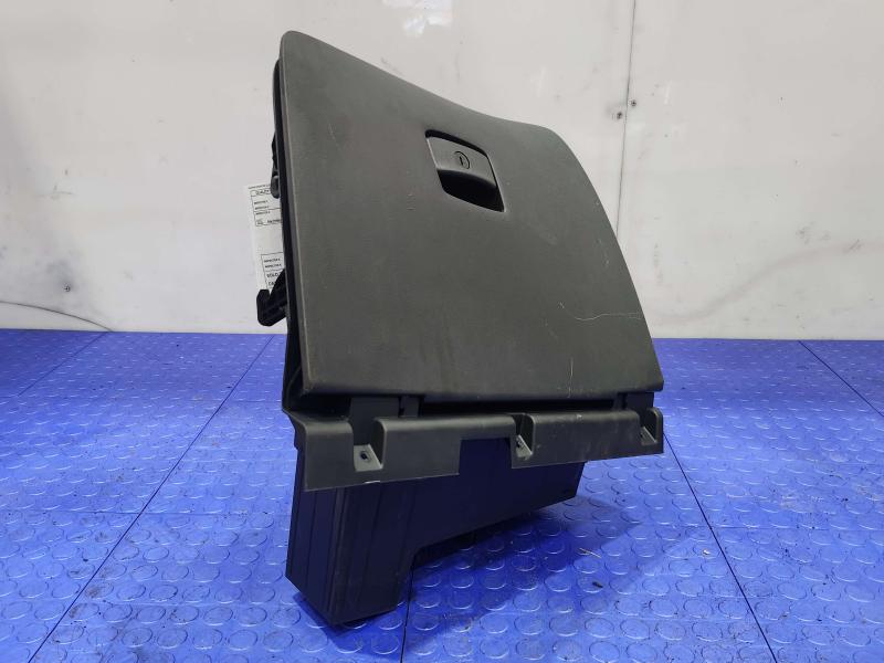 2018 Nissan Maxima Glove Box