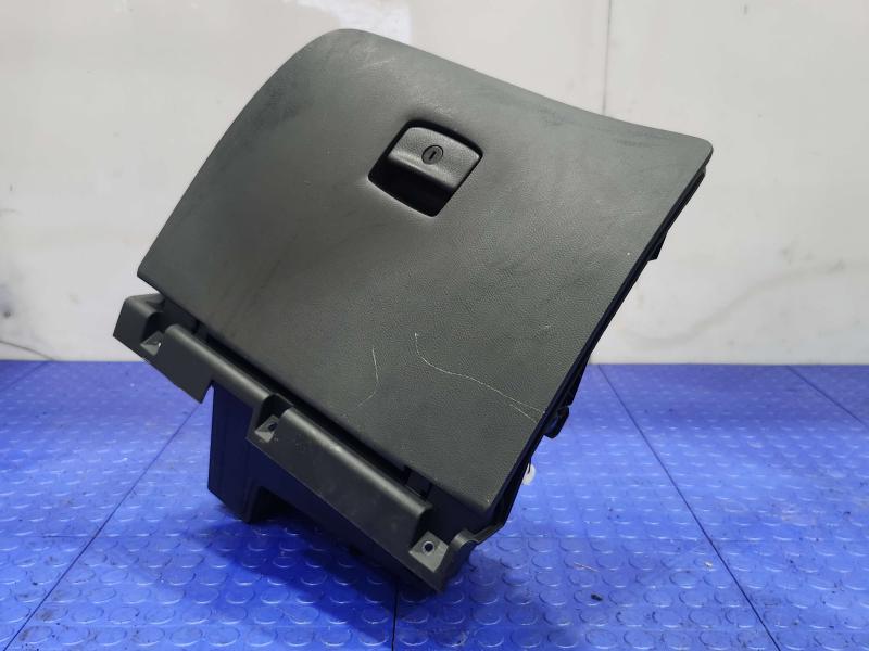 2018 Nissan Maxima Glove Box