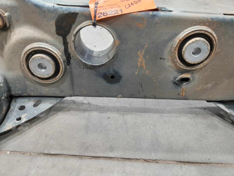 2014 Chrysler 300 Crossmember/Cradle/Undercarria