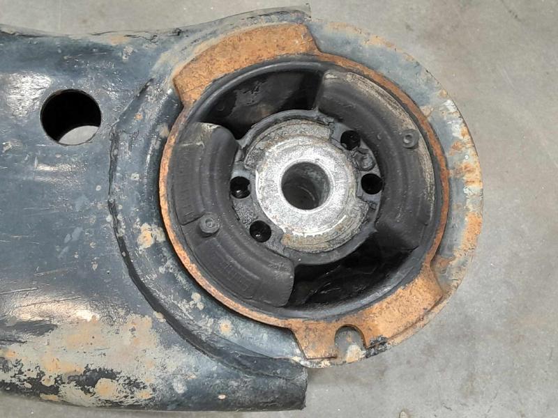 2014 Chrysler 300 Crossmember/Cradle/Undercarria