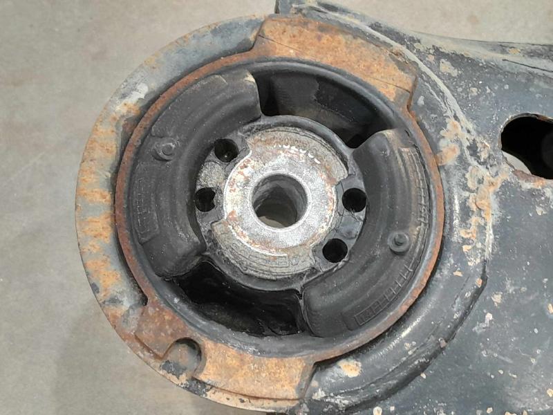 2014 Chrysler 300 Crossmember/Cradle/Undercarria