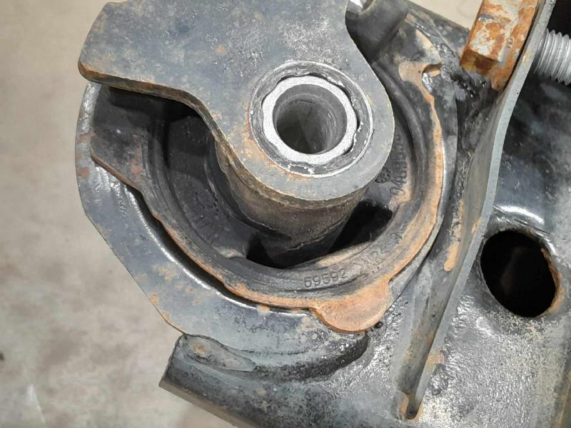 2014 Chrysler 300 Crossmember/Cradle/Undercarria