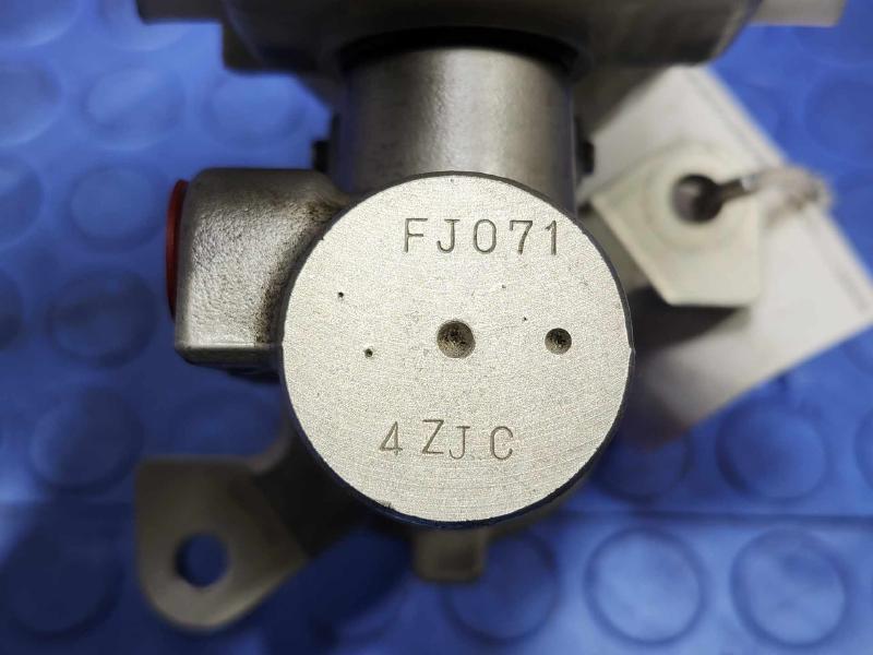 2015-2017 Subaru Outback Legacy 2.5L CVT Brake Master Cylinder Assembly OEM 26449FJ010