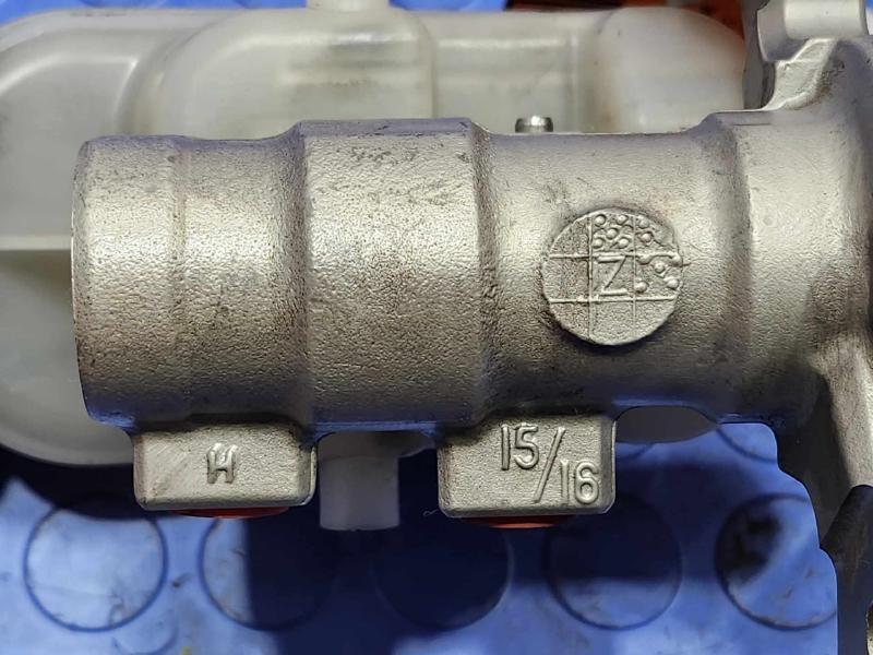 2015-2017 Subaru Outback Legacy 2.5L CVT Brake Master Cylinder Assembly OEM 26449FJ010