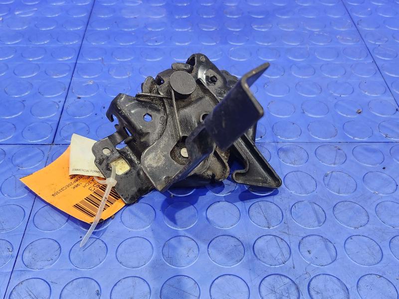 2005 Ford F-350 Super Duty Hood Latch