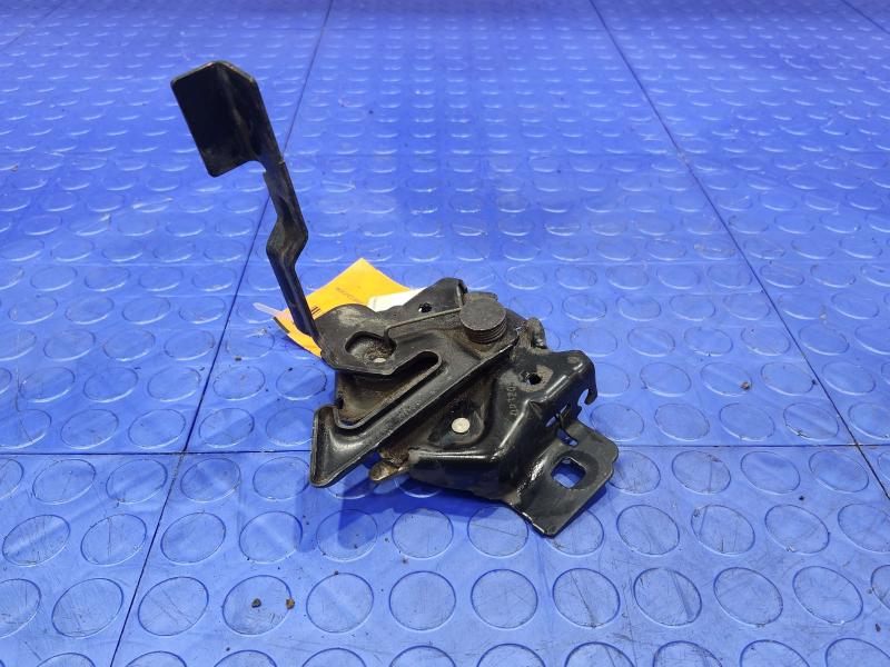 2005 Ford F-350 Super Duty Hood Latch