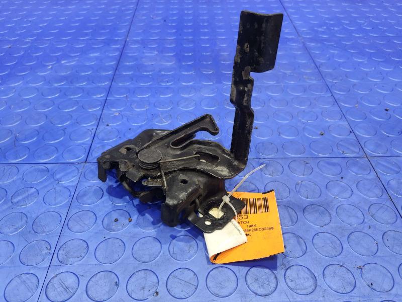 2005 Ford F-350 Super Duty Hood Latch