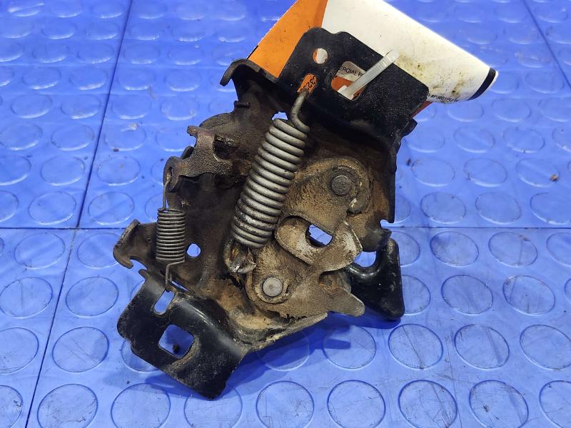 2005 Ford F-350 Super Duty Hood Latch
