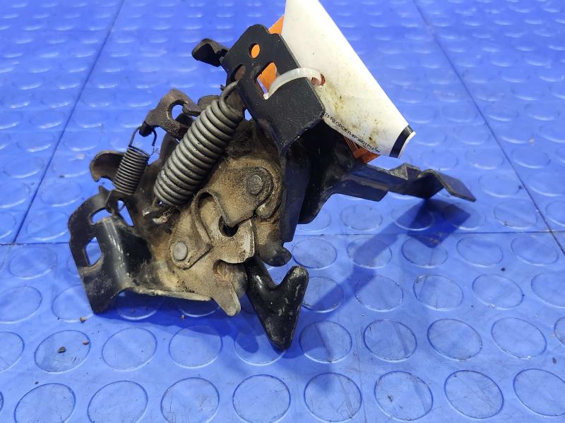 2005 Ford F-350 Super Duty Hood Latch