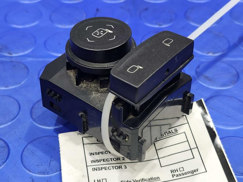 2017 Chevrolet Silverado 2500 Door Switch Front