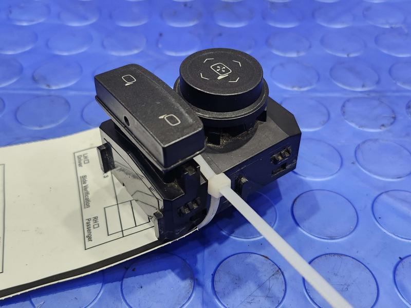 2017 Chevrolet Silverado 2500 Door Switch Front