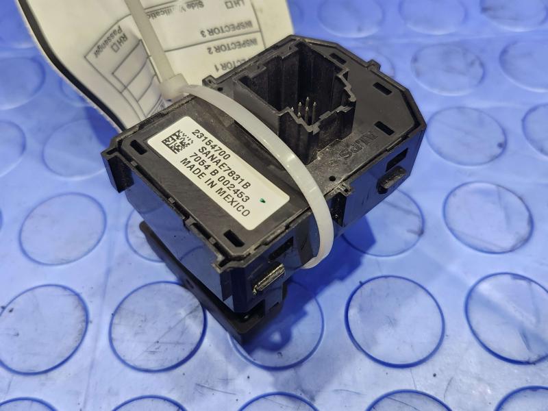 2017 Chevrolet Silverado 2500 Door Switch Front