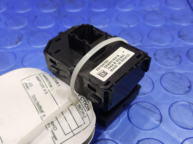 2017 Chevrolet Silverado 2500 Door Switch Front