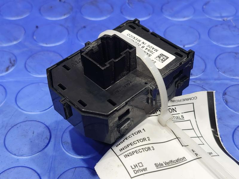 2017 Chevrolet Silverado 2500 Door Switch Front