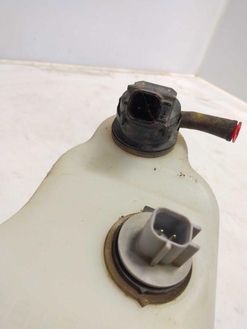 2008 Dodge Charger Washer Bottle