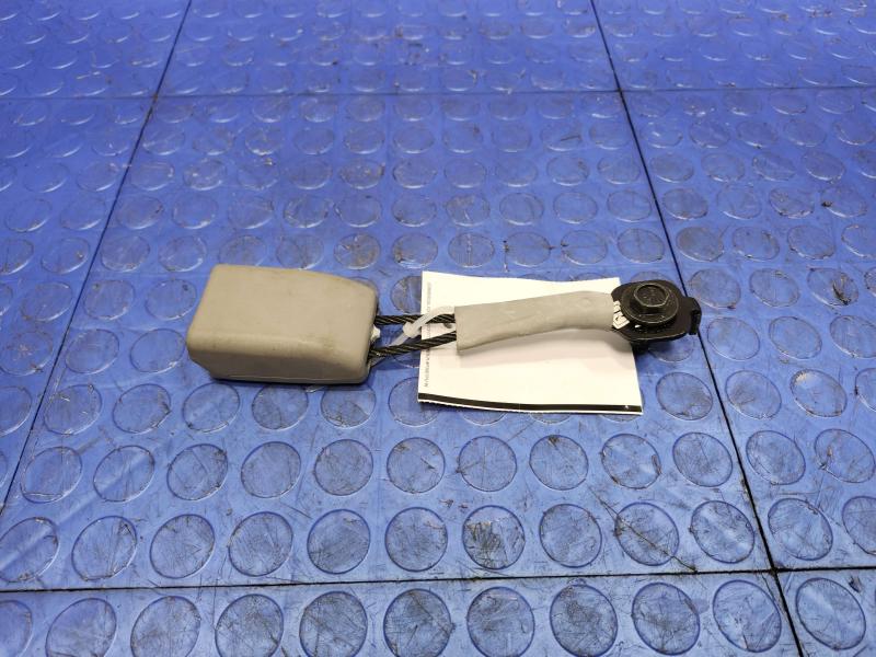 2016 Kia Sedona Rear Seat Belt