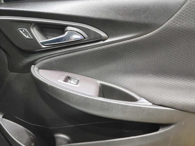 2018 Chevrolet Malibu Front Door Trim Panel